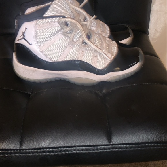 High top Black and white Jordan 45 - Picture 3 of 3